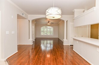2100 Welch St in Houston, TX - Building Photo - Building Photo
