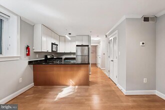 1740 18th St NW in Washington, DC - Building Photo - Building Photo