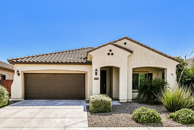 property at 10843 Thatcher Ave