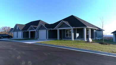 Magnolia Gardens in Greenbrier, AR - Building Photo - Building Photo