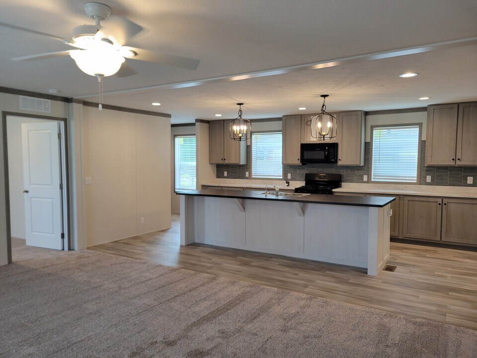 9531 Anchor Dr in Clay Township, MI - Building Photo