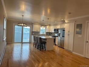 312 Edwards Pl in Yonkers, NY - Building Photo - Building Photo