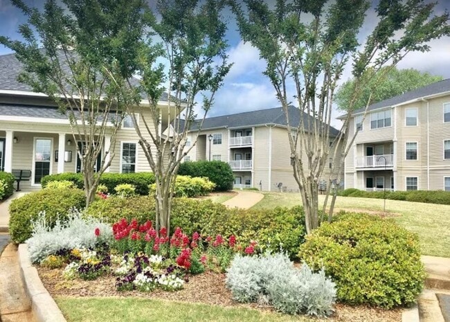 Crescent Pointe Apartments