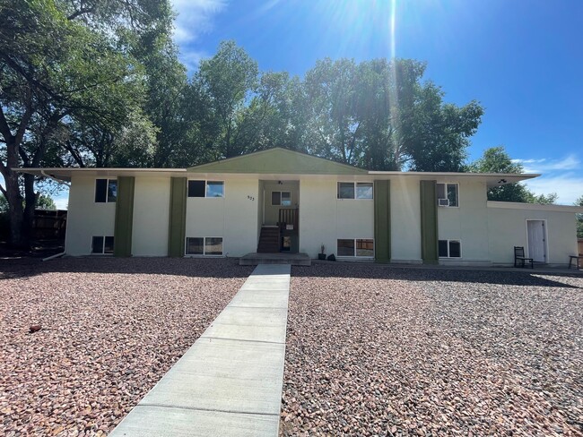 903 Boggs Pl, Unit B