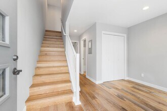 417 Martin Luther King Jr Way S in Seattle, WA - Building Photo - Building Photo