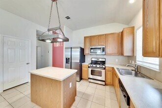 2133 Paradise Ridge Dr in Round Rock, TX - Building Photo - Building Photo