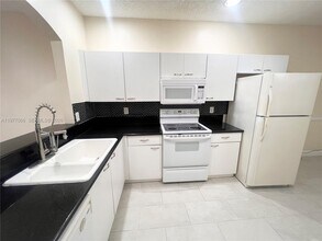 4259 SW 10th Ct in Deerfield Beach, FL - Building Photo - Building Photo