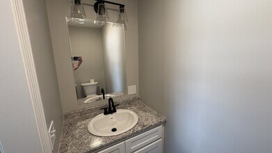 13 Prospect St in North Berwick, ME - Building Photo - Building Photo