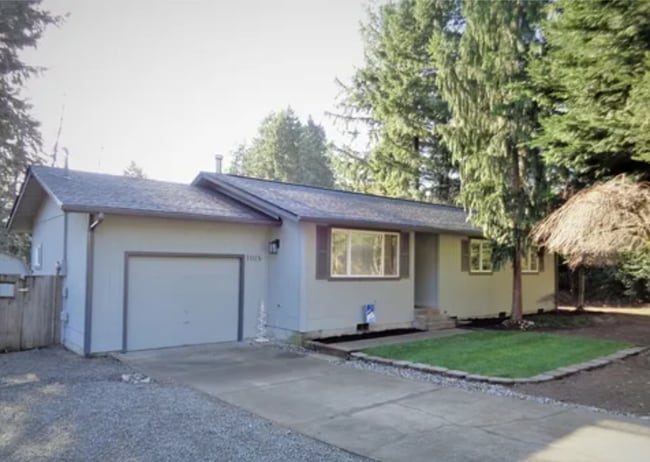 property at 1018 SW Shannon Dr