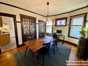 51 Patten St, Unit 1 in Boston, MA - Foto de edificio - Building Photo