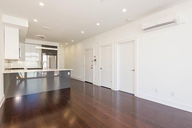 129 Brunswick St in Jersey City, NJ - Building Photo - Building Photo
