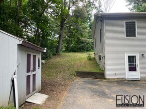 93 Park St in Essex Junction, VT - Building Photo - Building Photo