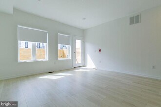 1240 LeCount St in Philadelphia, PA - Building Photo - Building Photo