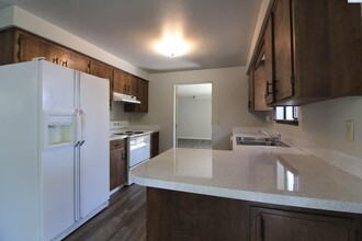 500 S Buchanan Pl in Kennewick, WA - Foto de edificio - Building Photo