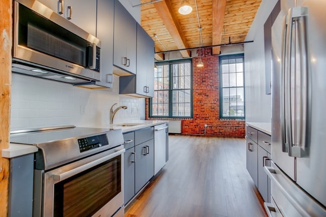 63 Melcher St, Unit 207 in Boston, MA - Building Photo - Building Photo