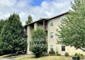 519 Catron St N in Monmouth, OR - Building Photo