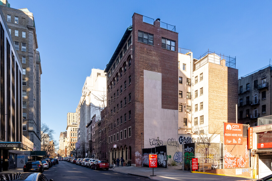 335-341 E 17th St in New York, NY - Foto de edificio