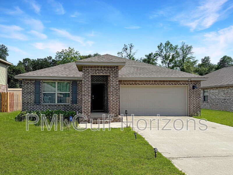 6347 Burrow Ln in Bellview, FL - Building Photo
