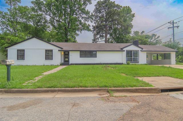 216 Betty Dr in Longview, TX - Foto de edificio