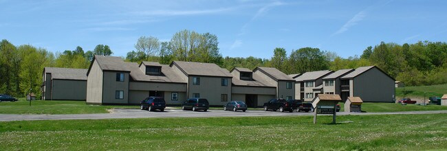 Lord's Hill Apartments in La Fayette, NY - Foto de edificio - Building Photo