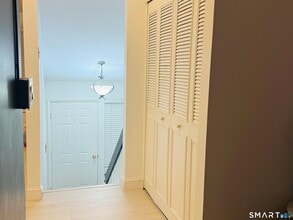 10 Glenview Dr in Cromwell, CT - Building Photo - Building Photo