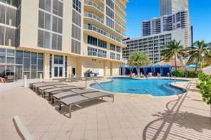 16382 Collins Ave in Sunny Isles Beach, FL - Building Photo - Building Photo
