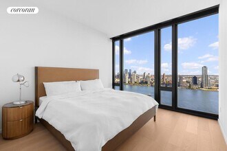 695 1st Ave in New York, NY - Foto de edificio - Building Photo