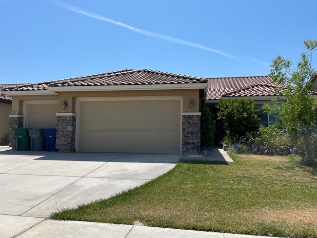 1623 Dock Ave in Los Banos, CA - Building Photo - Building Photo