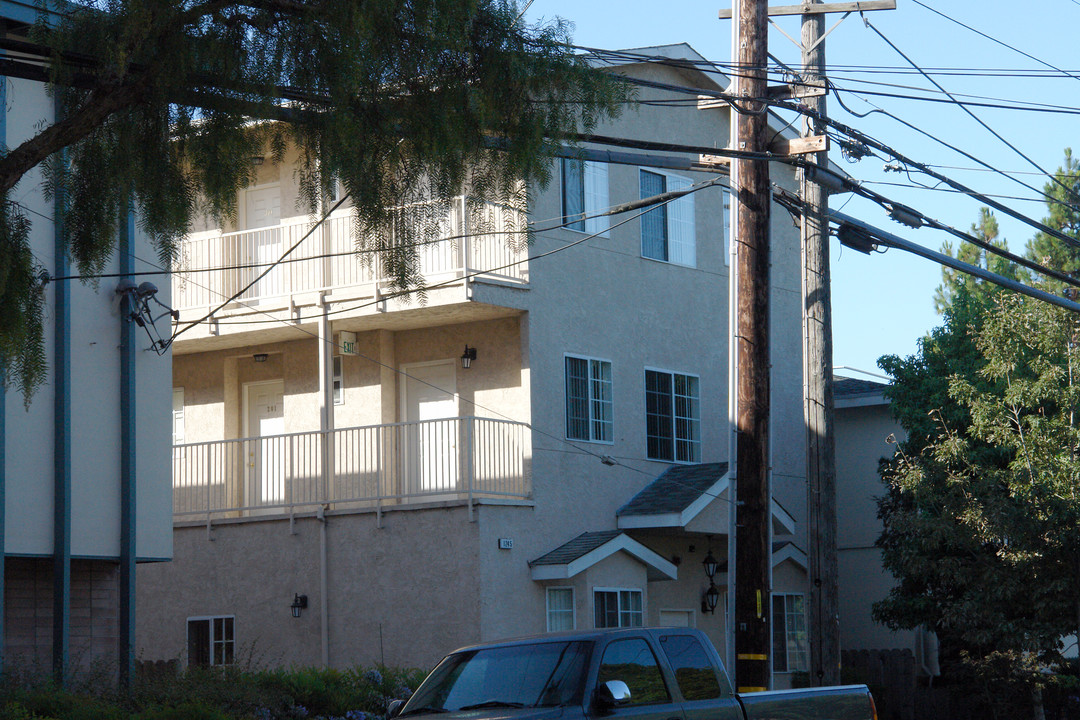 1245 Oak Grove Ave in Burlingame, CA - Foto de edificio