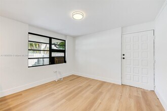 1610 NW 33rd Ave in Miami, FL - Building Photo - Building Photo