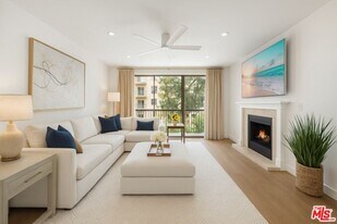 1520 Camden Ave in Los Angeles, CA - Building Photo