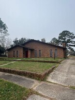 338 N Wickford Cir in Shreveport, LA - Building Photo