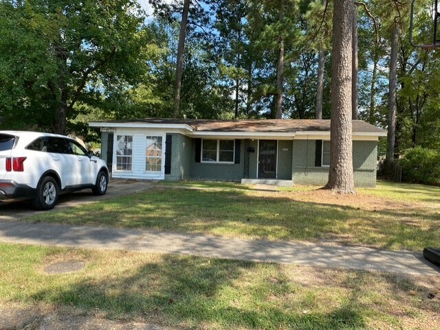 3702 Sabine Ave in Texarkana, TX - Building Photo