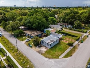 438 NW 93rd St in Miami, FL - Building Photo - Building Photo