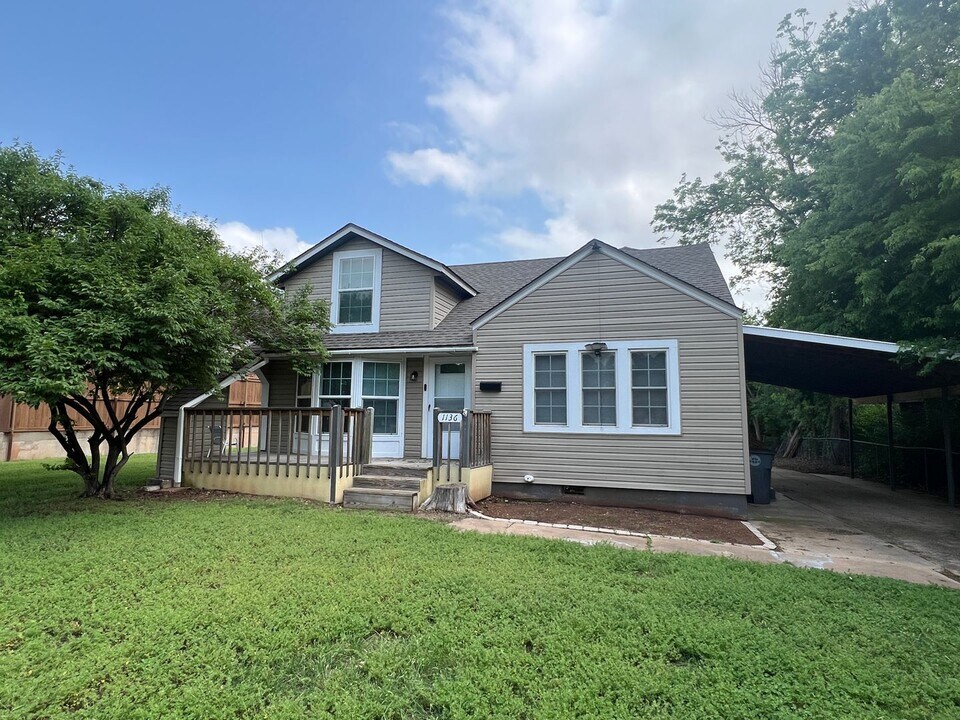 1136 NW Maple Ave in Lawton, OK - Building Photo