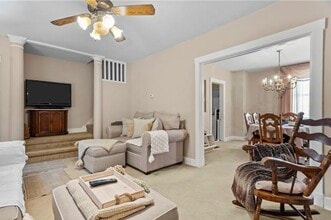 2315 Los Angeles Ave in Pittsburgh, PA - Building Photo - Building Photo