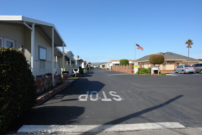 321 W North Ave in Lompoc, CA - Building Photo - Building Photo