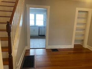 6637 Murray Rd in Cincinnati, OH - Building Photo - Building Photo