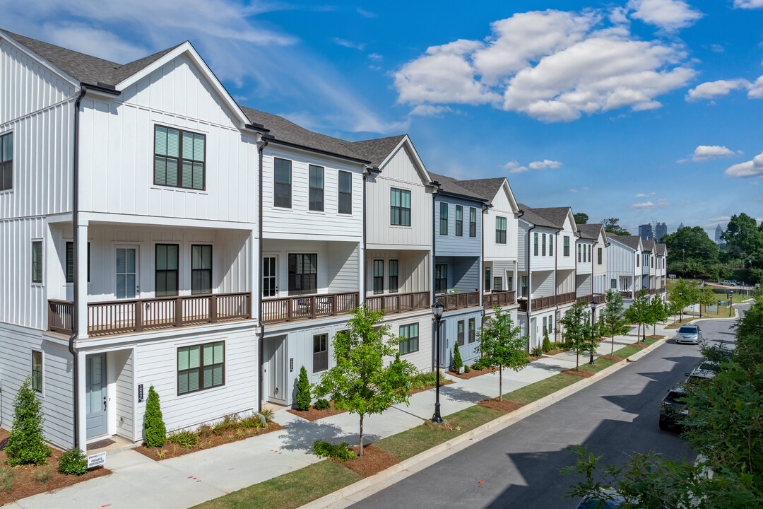 Zephyr Townhomes in Atlanta, GA - Building Photo