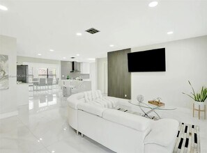400 NW 20th St in Wilton Manors, FL - Building Photo - Building Photo