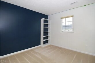 101 Yellowstone Ct in Berea, OH - Building Photo - Building Photo