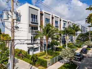 Galleria Lofts in Fort Lauderdale, FL - Foto de edificio - Building Photo