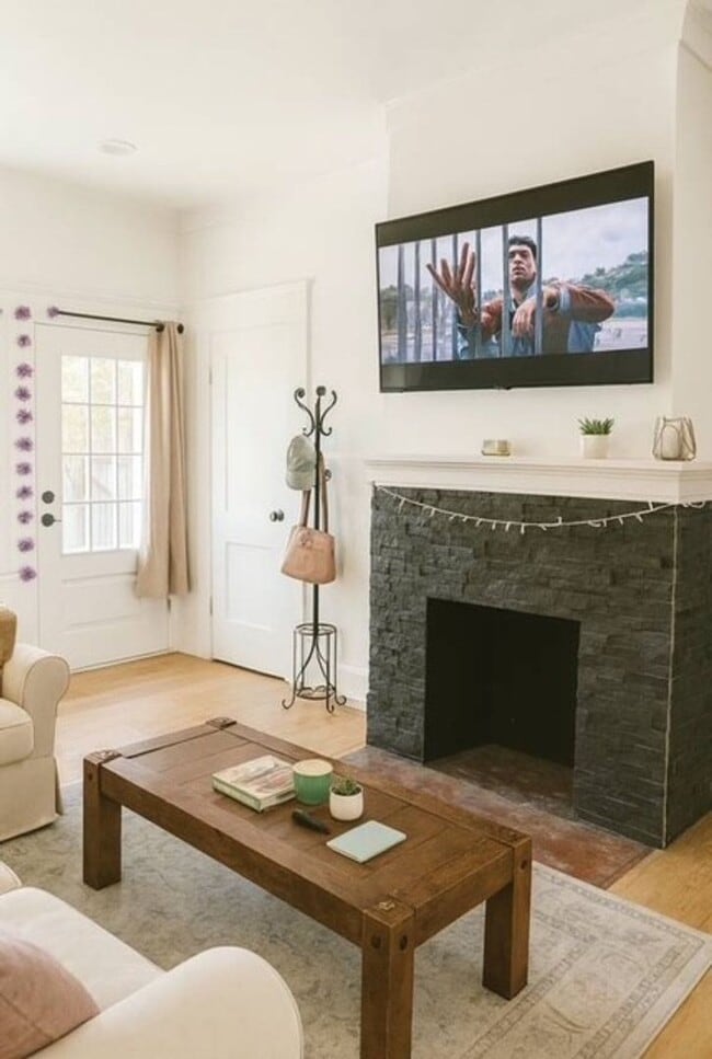 1128 Peach St in San Luis Obispo, CA - Foto de edificio - Building Photo