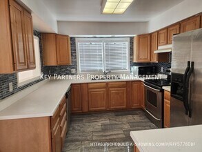 318 E 68th St in Kansas City, MO - Building Photo - Building Photo