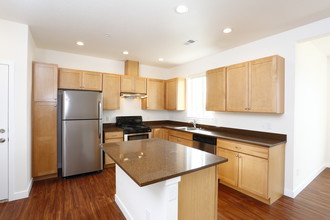 Lake Lochwood Apartments in Lakewood, CO - Building Photo - Interior Photo