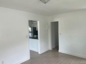 1140 SW 30th St, Unit A-c in Fort Lauderdale, FL - Building Photo - Building Photo