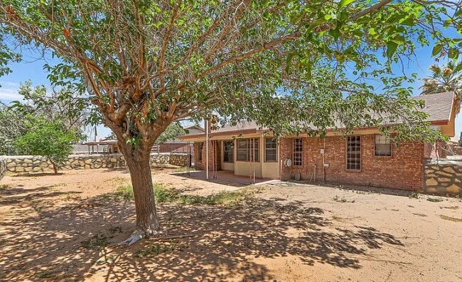 property at 3208 Tomahawk St