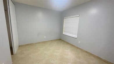 10661 NW 14th St in Plantation, FL - Building Photo - Building Photo