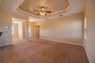 2412 Cobblestone Cir in Clovis, NM - Foto de edificio - Building Photo