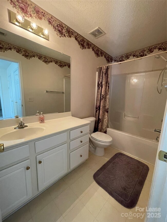 16740 Timber Crossing Rd in Charlotte, NC - Building Photo - Building Photo